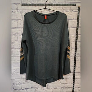 Fashionomics black long sleeve tee with sequin design on sleeves Size Medium